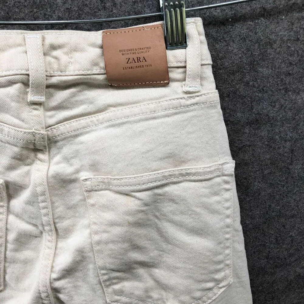 Zara High Rise Straight Jeans Womens 0‎ Ivory White Split Hem Frayed